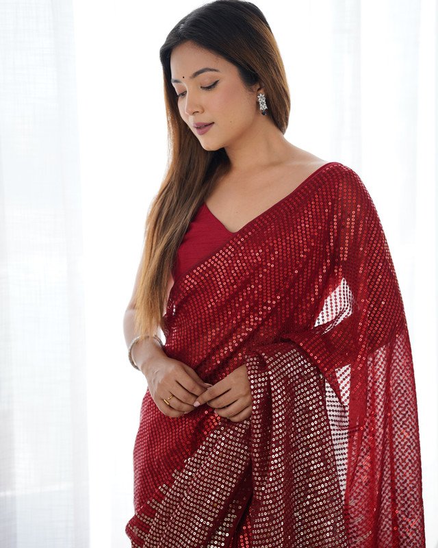 Malishka Export Sequance Georgette Red Saree With Unstiched Blouse Piece