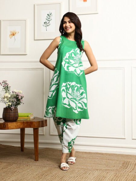 Malishka Export Women's Printed Flared Kurta With Pant Set