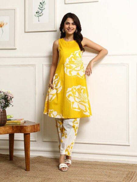 Malishka Export Women's Printed Flared Kurta With Pant Set