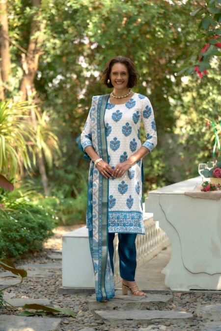 Avantini Women's Cotton White Floral Printed With Chikankari Embroidered Kurta Pant With Dupatta