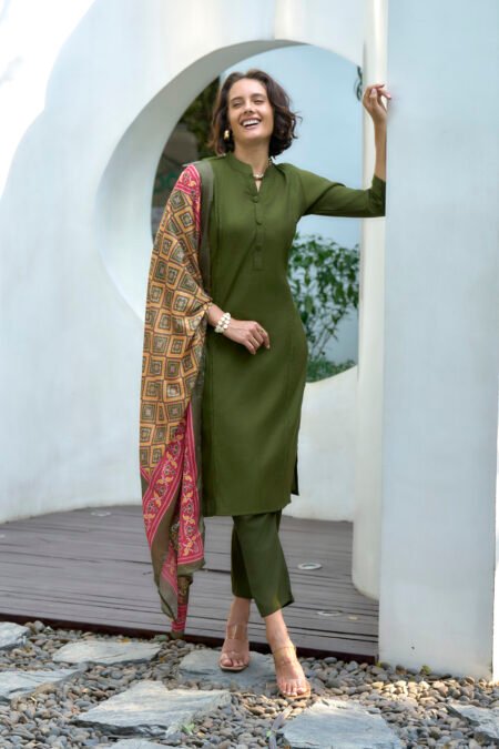 Avantini Women's Cotton Dark Green Emblished Kurta Pant With Dupatta