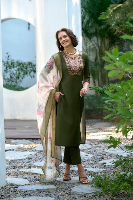 Avantini Women's Cotton Purple Emblished Kurta Pant With Dupatta