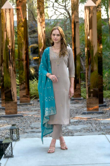 Avantini Women's Cotton Grey Embroidered Kurta Pant With Dupatta