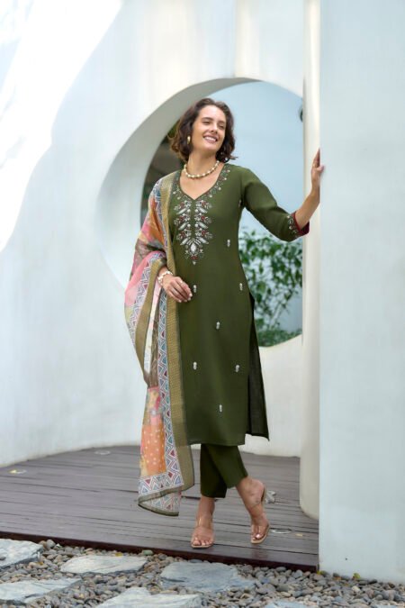 Avantini Women's Cotton Dark Green Embroidered Kurta Pant With Dupatta