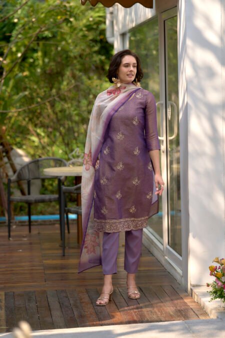 Avantini Women's Cotton Lavendar Embroidered Kurta Pant With Dupatta