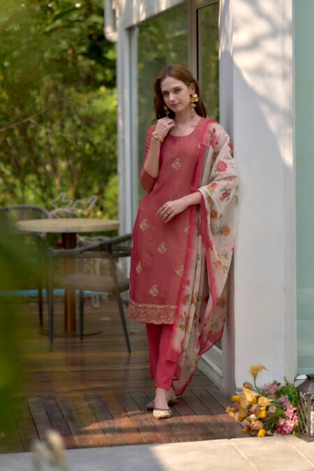 Avantini Women's Cotton Red Embroidered Kurta Pant With Dupatta
