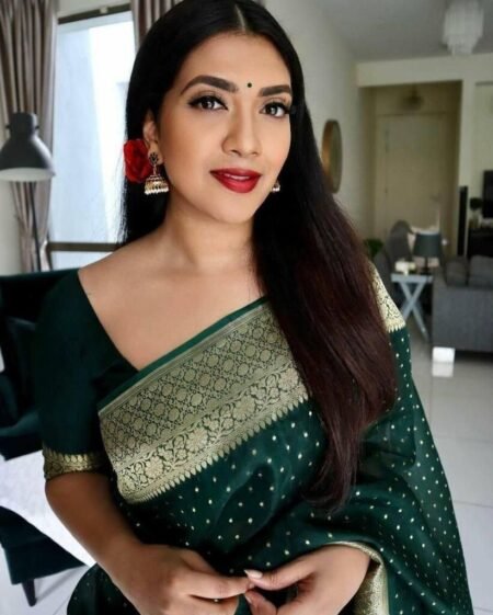 Malishka Export Jacquard Lichi Silk Green Saree With Unstiched Blouse Piece