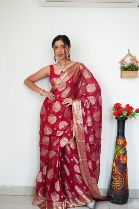 Malishka Export Weaving Linen Red Saree With Unstiched Blouse Piece