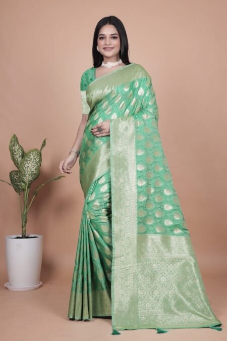 Avantini Emerald Green Banarasi Silk Saree with Golden Zari Butti and Rich Pallu With Unstitched Blouse Piece