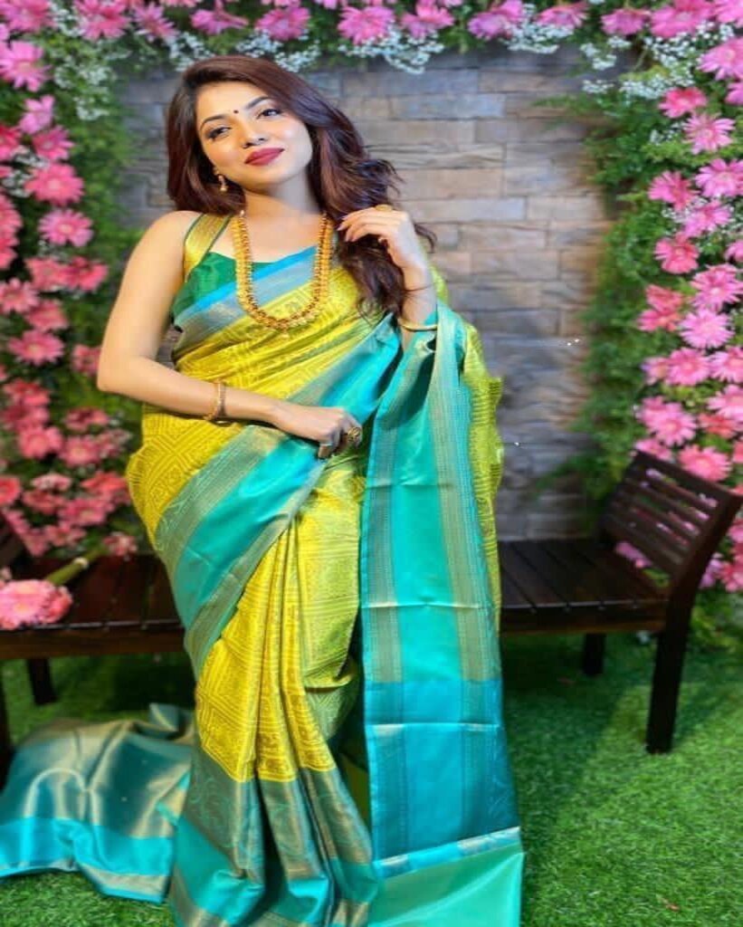 Malishka Export Jacquard Lichi Silk Green Saree With Unstiched Blouse Piece