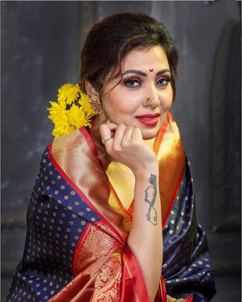 Malishka Export Jacquard Lichi Silk Blue Saree With Unstiched Blouse Piece