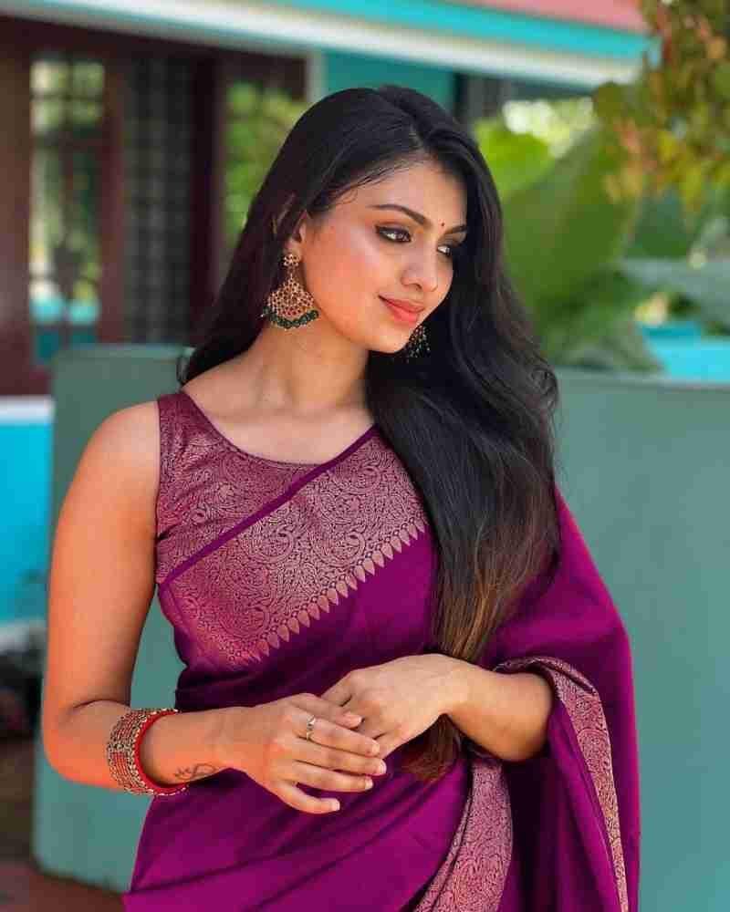 Malishka Export Jacquard Lichi Silk WIne Saree With Unstiched Blouse Piece