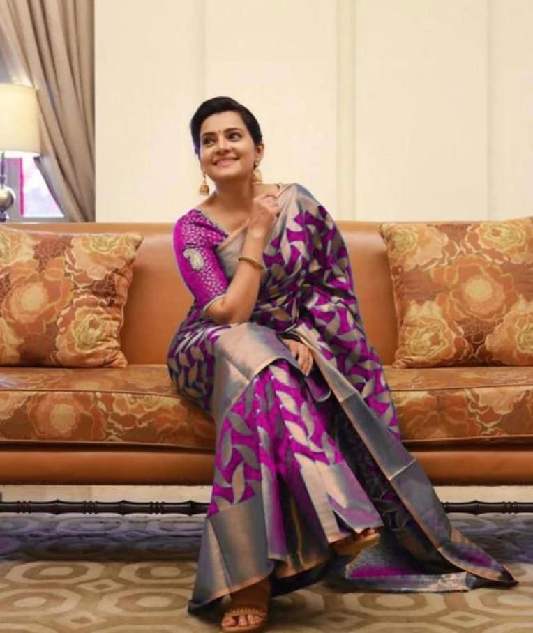 Malishka Export Jacquard Lichi Silk Purple Saree With Unstiched Blouse Piece