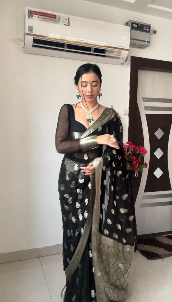 Malishka Export Weaving Linen Black Saree With Unstiched Blouse Piece