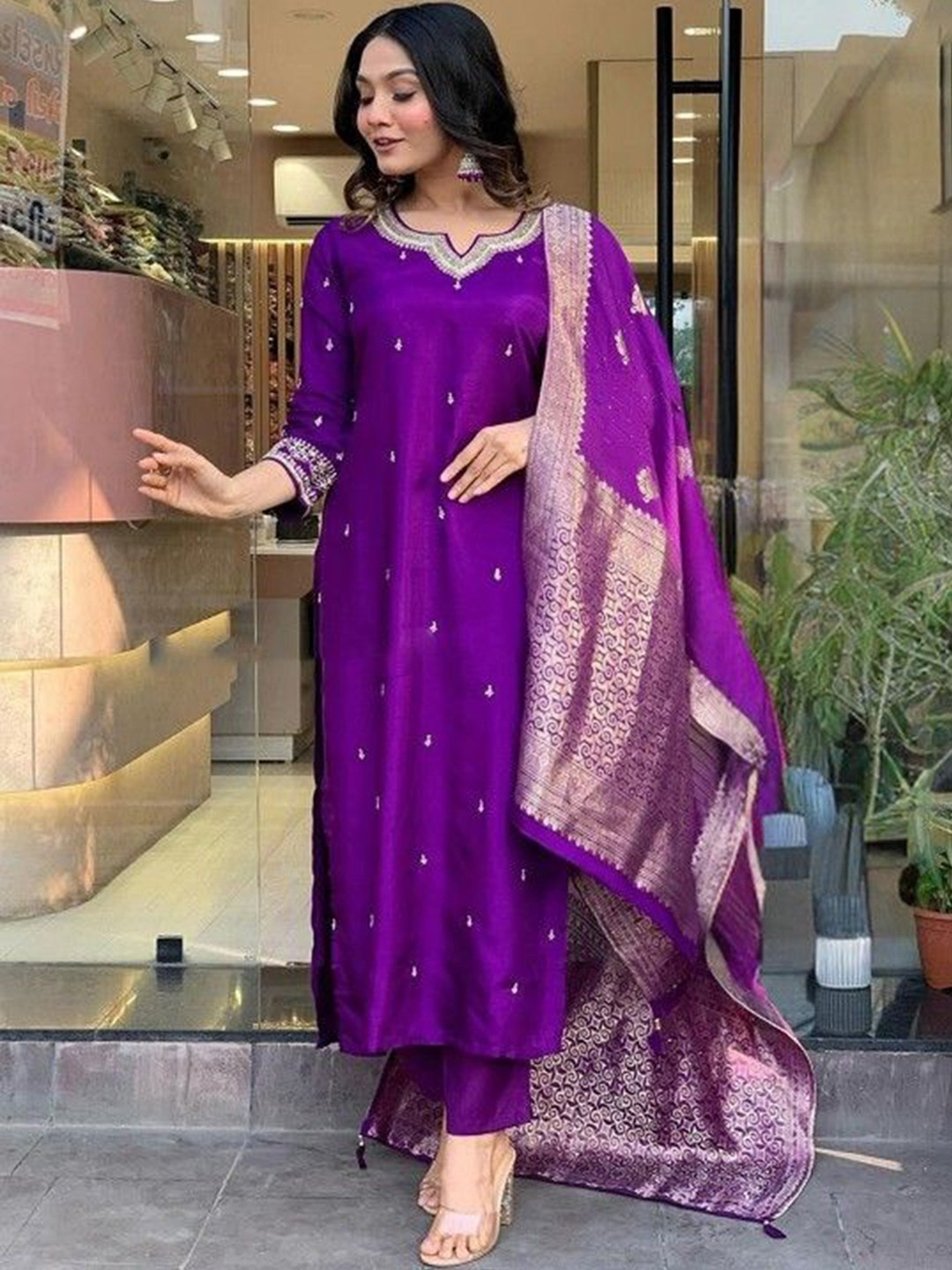 Women's Chanderi Embroidered Straight Kurta Pant With Dupatta