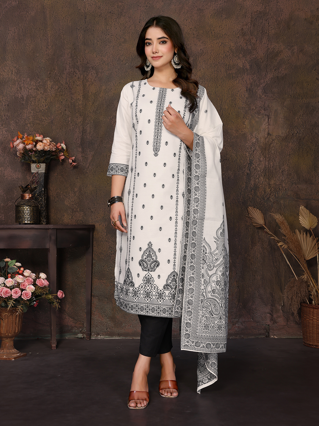 Women's Cotton Embroidery design Straight Kurta Pant With Dupatta