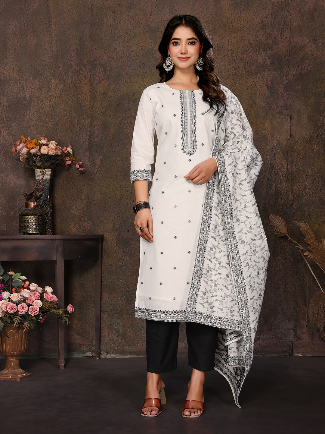 Women's Cotton Embroidery design Straight Kurta Pant With Dupatta