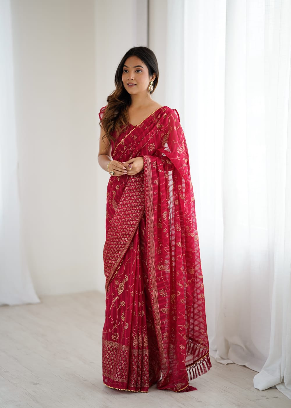 Solo Georgette Foil Print Saree With Unstiched Blouse Piece