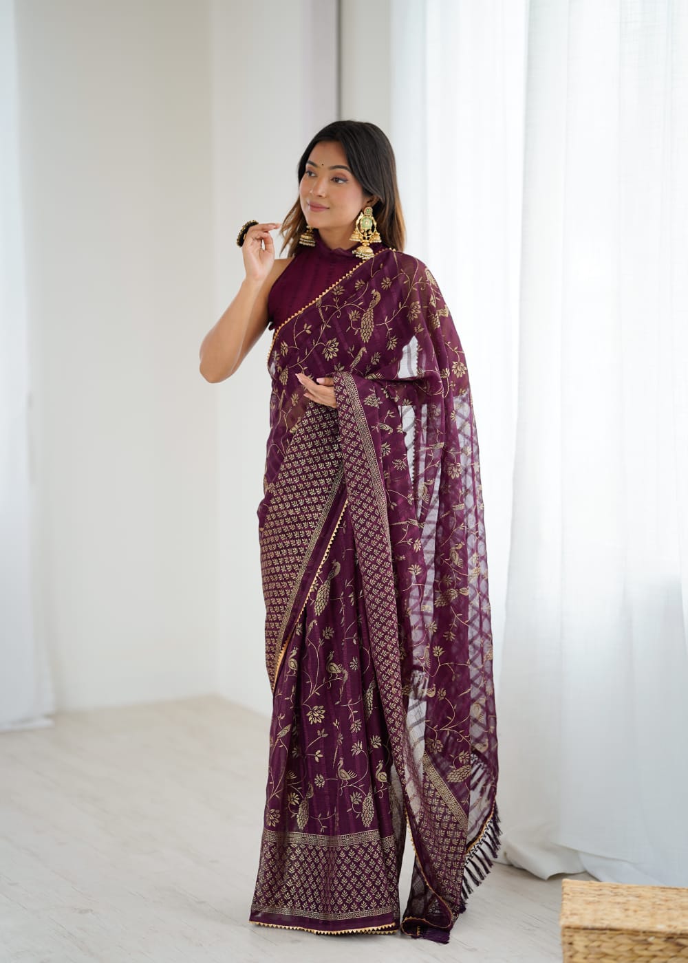 Solo Georgette Foil Print Saree With Unstiched Blouse Piece